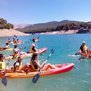 actividades de aventura en Sierra de Cazorla, kayak en familia