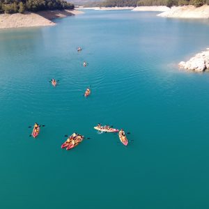 Kayak en un entorno natural espectacular de las sierras de cazorla