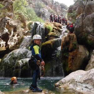 Descenso de barrancos en Sierras de Cazorla, saltos, toboganes, pozas, cascadas... un paraíso natural en una gran aventura