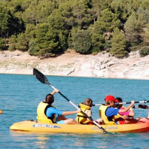 actividades de aventura en el embalse de la bolera, kayak con niños en Sierra de Cazorla