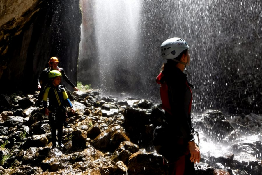 Descenso de Barrancos Guadalentin, toda una aventura acuatica en Sierra de Cazorla