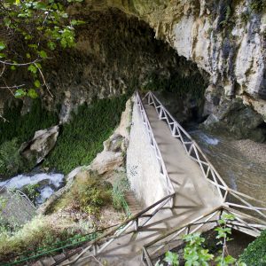 Cueva del agua. entorno natural de Quesada en sierras de cazorla