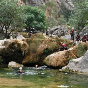 aventura en sierra de cazorla, descenso de barrancos en rio guadalquivir
