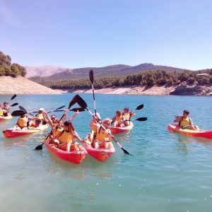 turismo activo en cazorla, kayak en embalse de la bolera